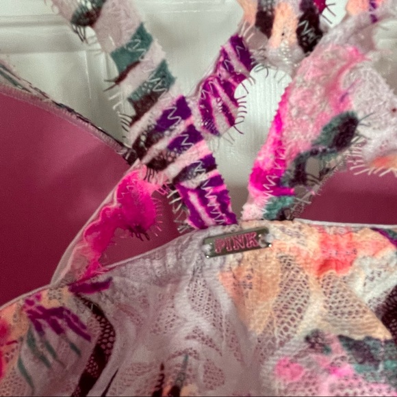 Victoria's Secret PINK The Date Racerback Push-Up Bra - Picture 4 of 8